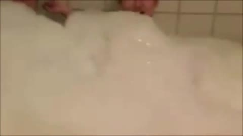         「パイパン見えてるやん！」
    