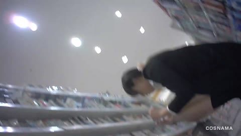         【美容ショップ】２人のスレンダー美人の美容店員さんのパンチラをローアングルで撮影してきた【2K】
    