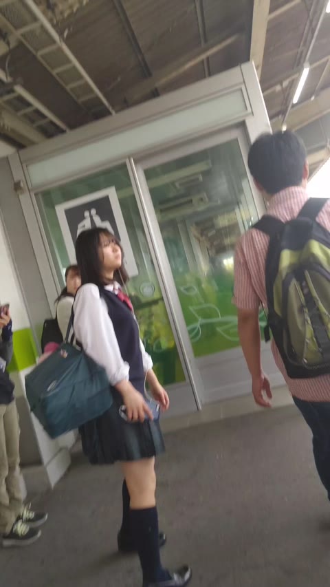         電車内で出逢い★アイドル美少女のリアルな黒パンにドッキドキ♬etc4作品
    