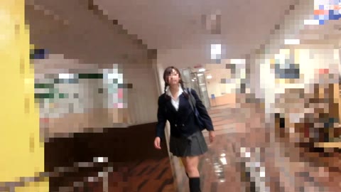         【鬼畜スカートめくり28】～食い込みすぎてお尻の形くっきりな白パンJ●に6連続めくり～
    