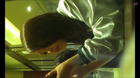         女子トイレ盗撮(280)便器内カメラは見たＯＬヤング見事なパイナップル勢い放水全員外撮長回しも全６名
    