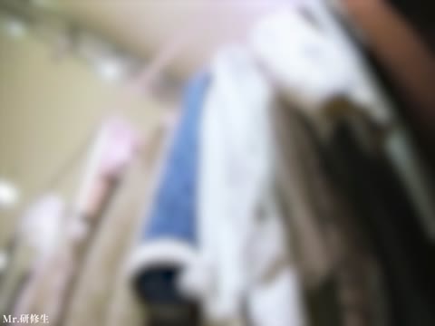         試着室お着替え 店員さん２回目
    