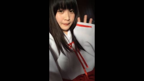         【自撮り】巫女さんの格好でやらしくオナニーする人妻 ©
    