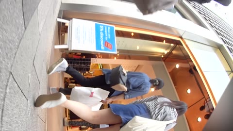         HD高画質パンチラ逆さ撮り075　怒涛の31人のパンチラ！！超多人数オムニバスすぺしゃる
    