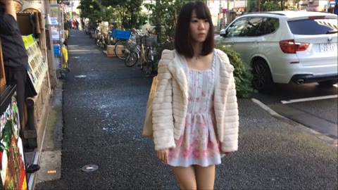         超可愛いＪＫのパンティーのフロント見え放題！！エレベータにて粘着盗撮
    