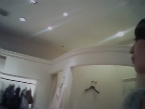         縞ワンピ着替え店員さん 白パンツ
    