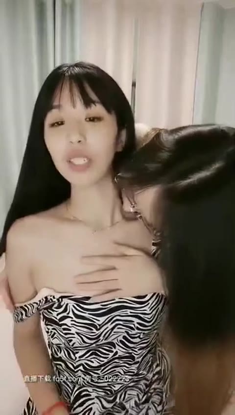         個人撮影　かわいいお姉さん2人がレズ配信
    