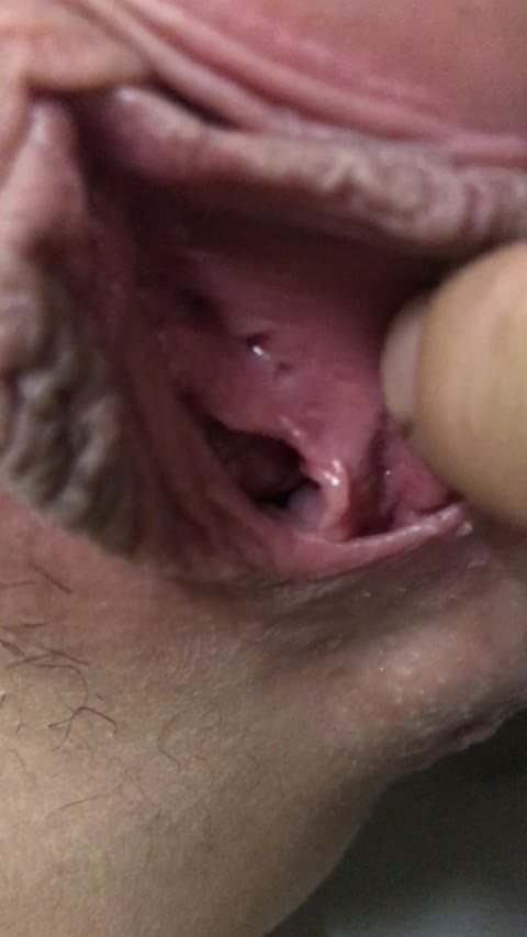         松茸おもちゃでオナするシィちゃん☆ショートヘアの美少女とハメる!!!他５作品
    