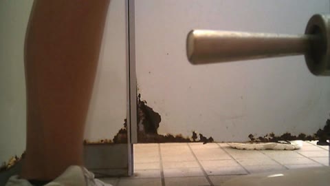         部活●Kの引き締まった太ももの間からほとばしる聖水 3
    