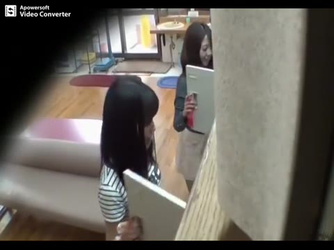         【女子寮】お風呂でおしっこを見せ合う女子たち
    