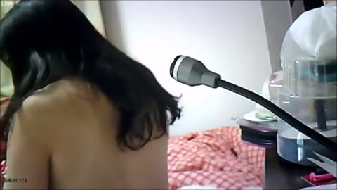         二重目が綺麗な手ブラパンチラ
    