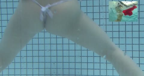         素人モデル水中撮影②
    