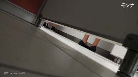         【美しい日本の未来 No.207】真夏の悶絶シリーズ　超絶美人なのに蒸れたパンツが汚れている
    