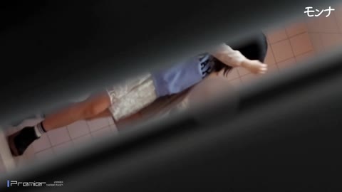         【美しい日本の未来 No.184】私物の特集最中　中腰排尿する子に思わずカメラを向けた
    