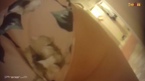         【幻 プール編 No.037】指で下のお口を撫でるように洗う　可愛い子達
    