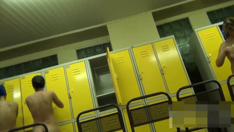         プールの着替え室７
    