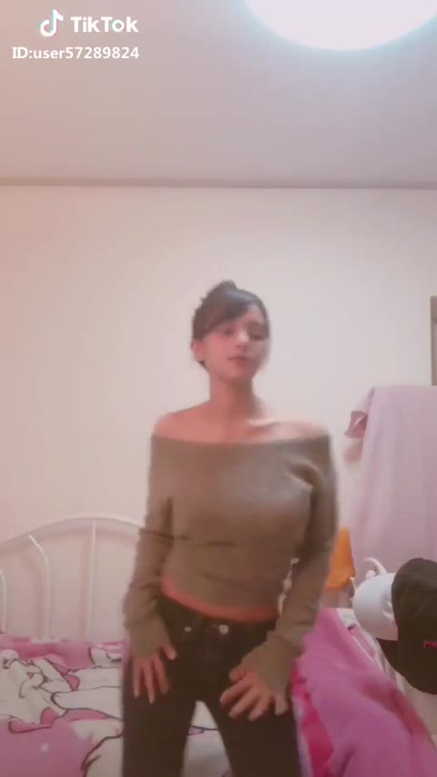         １０代の〇学生っぽい男女がお風呂でリアルＳＥＸライブ♬etc５作品
    