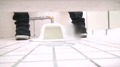         【至高洗面所盗撮】37 体育館 熟女多めのアラカルト!!
    