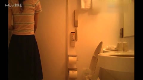         【ト○レの神様】Vol.04 女子大生のト○レ恥態
    