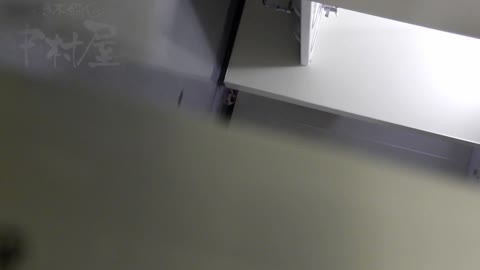         マ○コ丸見え！第三体育館潜入撮File001
    