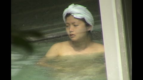         【咲乱美女温泉－覗かれた露天風呂の真向裸体－】ギャル編 オムニバスVol.3
    