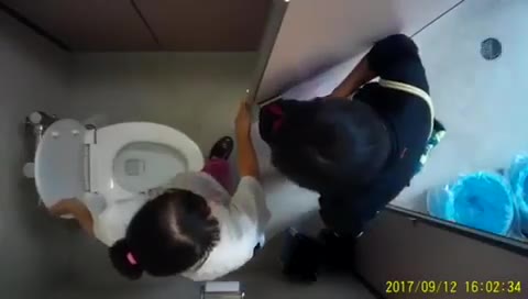         逆さ撮りナイト♪私服のJχちゃんに急接近 ★ す〇ちゃん18. 初めてのデンマ撮影会！ほか隠撮１０作品
    