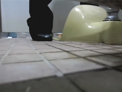         凸小僧の 潜入！町民会館トイレ24時 Vol.04
    