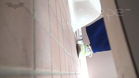         炉X盗撮 神キタ！ツルピカの放尿！Vol.01
    