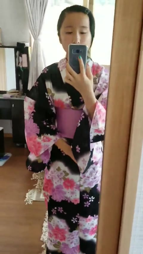         浴衣姿がカワユ☆みてほしい系のエース女子がとまらない生配信！etc6作品+
    