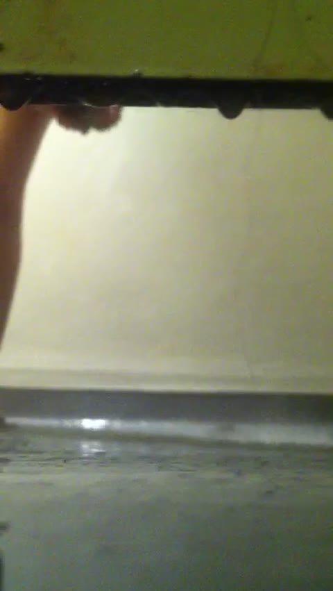         Voyeur Spycam Shower 2
    