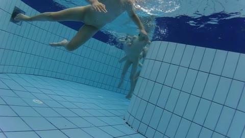         【洋S】全裸でプール
    