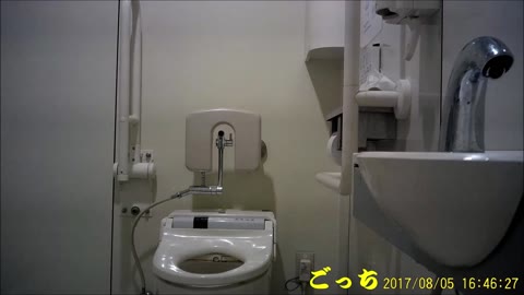         女子達のトイレ事情（浴衣スペシャル）
    