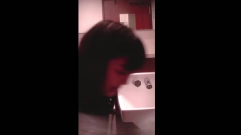         某ファッションンビルの女厠に潜入☆隠しカメラで秘密空間覗き見!
    