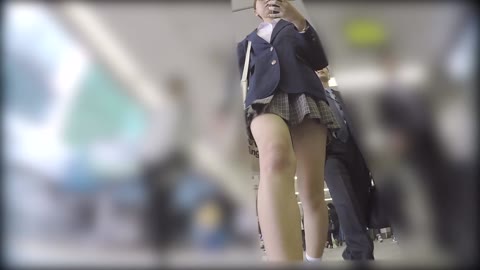         エロいフロントにフル勃起！柄のぱんつ履いた娘【動画】086
    