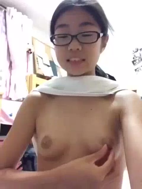         はえかけの1年生とスカイプ通話で見せ合いオナニー
    