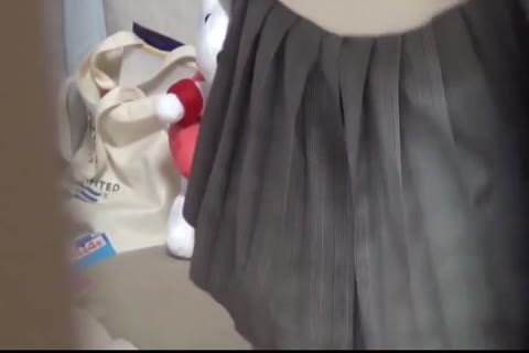         窓越しに覗かれた．．．2名女子●生
    