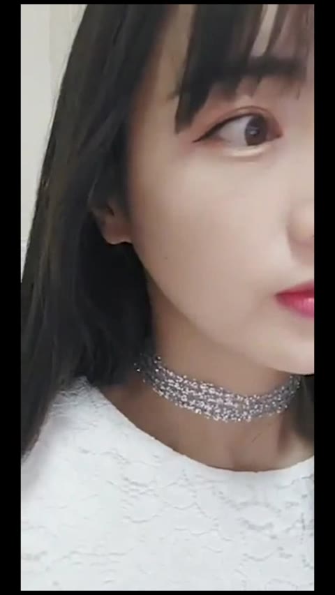         美人な茶髪ギャルお姉さんが綺麗な○イパン丸出しでオナニー配信！
    