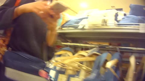         seihukuJK08 雑貨屋さんで、お友達とお買い物していた制服JK二人組を逆さ撮りしました。
    