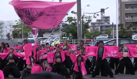         短時間限定販売！！美人多い！激しい踊りが大迫力！！t1-100【高画質動画】
    