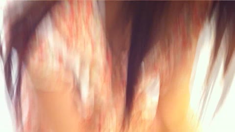         カノジョのプレゼントと、巧みな話術で接近し胸チラ＆Ｐチラをさりげなく撮影
    