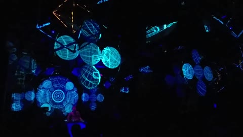         パリピびっちと即ハメ☆ダンスで磨かれたしなやかな腰使いにたまらず中出し♬
    