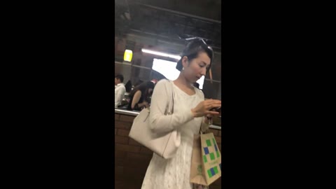         ラグジュアリー系美人！サイドほぼ紐のピンクパンティー！ 017
    