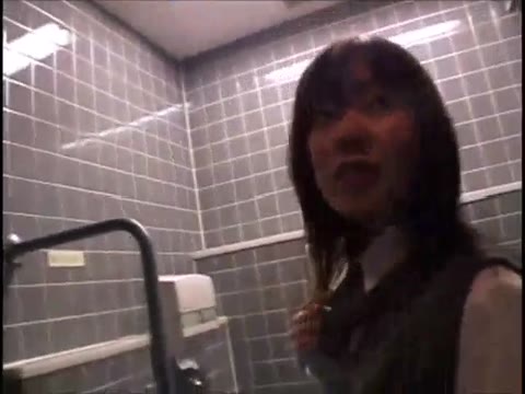         清楚系美少女にいたずら♪⑦ビルの階段で口内発射
    