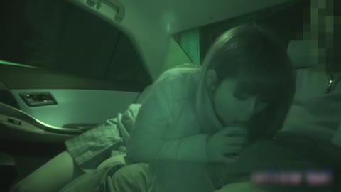         制服でニーソ。街で拾った現役ＪＫと車の中で援〇交際
    