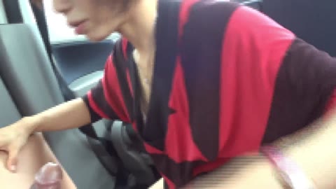         ショートカットのエロい人妻16_ドライブデート中に車内でおしゃぶりそのままハメ
    