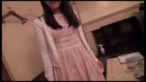         素人・投稿。あまえんぼなロングヘアーの女の子と〇万円でハメ撮り
    