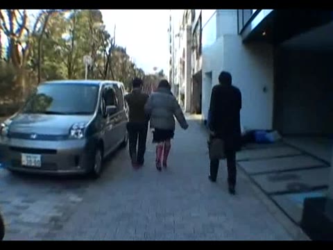         不法侵入・レイプ。街で見かけた綺麗な娘を追跡し強引に犯す鬼畜集団
    