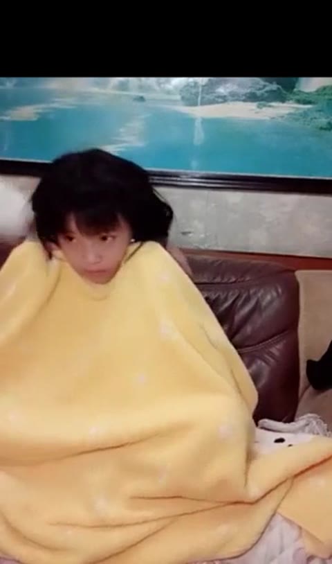         騎乗位でゆれる巨乳
    