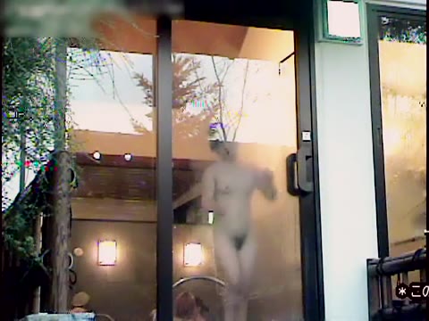         銭湯 裸で歩き回るお姉さん達
    