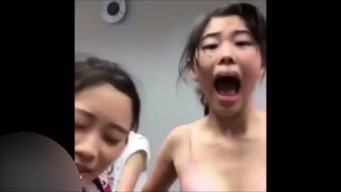         チアガールkたちの着替え
    